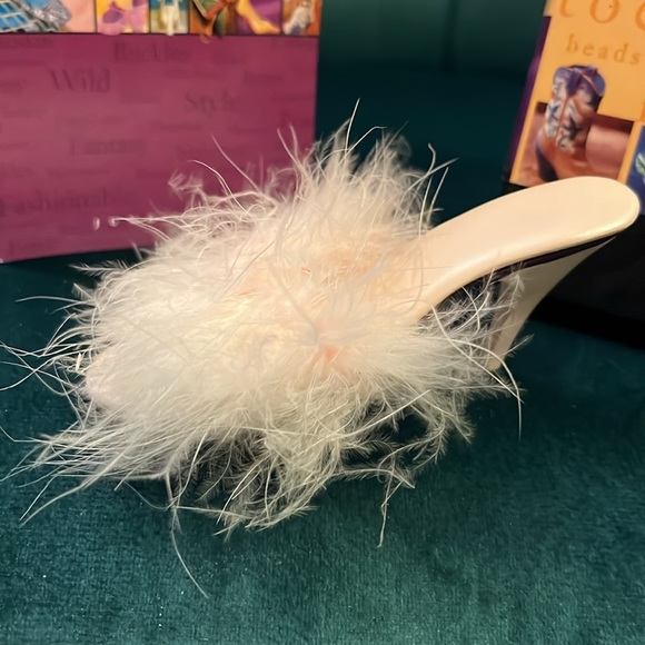 Just The Right Shoe Figurine Va Va Voom w/Box and Certificate of Authenticity - Picture 6 of 11